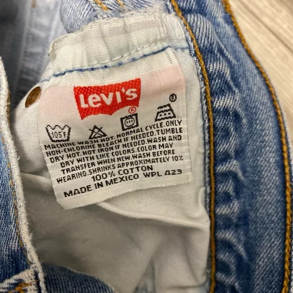 Vintage LEVIS 🖤 - Picture 4 of 8